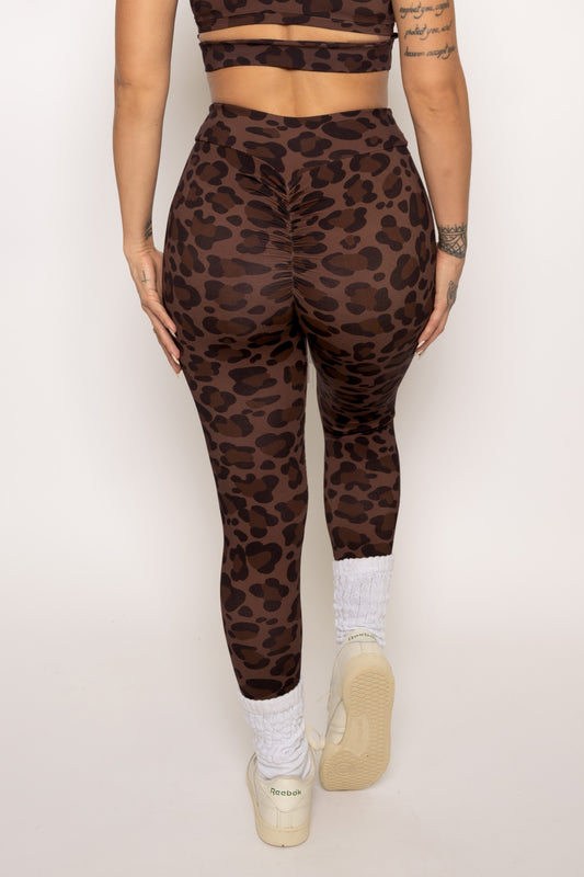 V-CUT SCRUNCH LEGGINGS