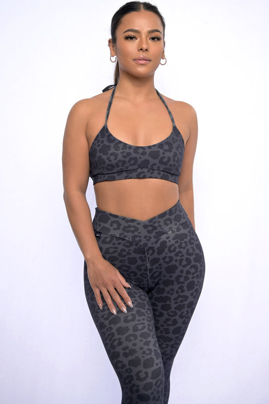V-CUT SCRUNCH LEGGINGS