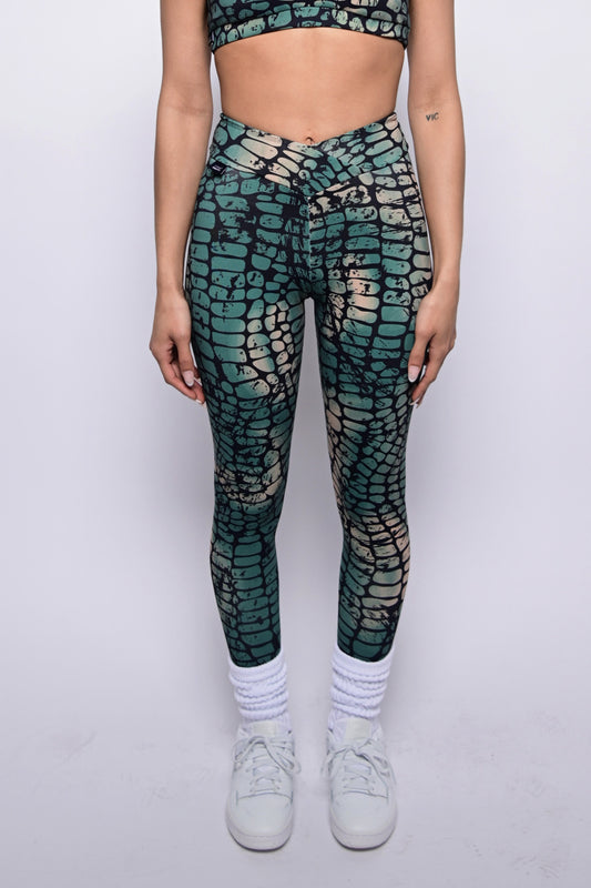 V-CUT SCRUNCH LEGGINGS